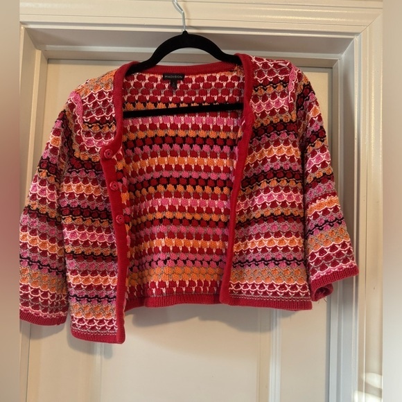 Madison Red crochet cardigan size small - Picture 5 of 5